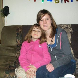 Amanda Lee Magoon - Facebook Profile Picture of Amanda Lee Magoon (@amanda.magoon.3) on Facebook