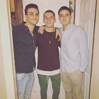 Profile Picture of Kyle Becerra (@k_bunzz) on Twitter