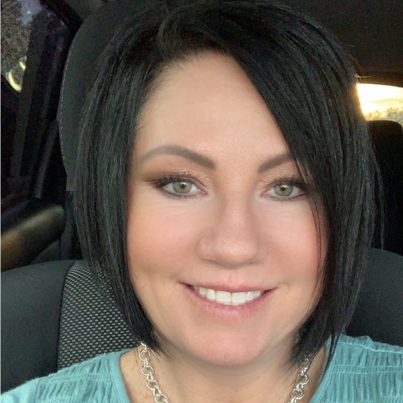 Profile Picture of Donna Litaker (@donnalitaker) on Poshmark
