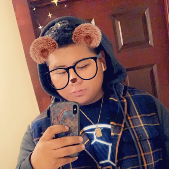 Profile Picture of Rudy Rosas (@rudyguti97) on Poshmark