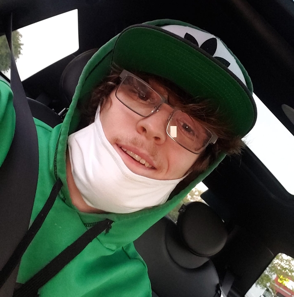 Profile Picture of Daniel Meixner (@danmeixner96) on Poshmark