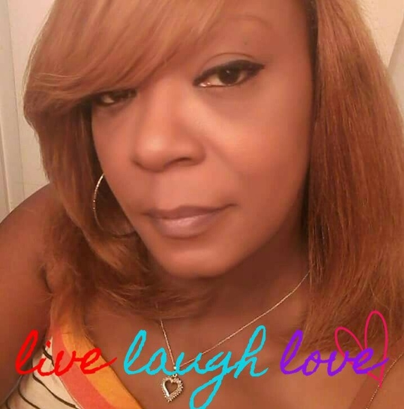 Profile Picture of Joy Brazile (@brazile6187) on Poshmark