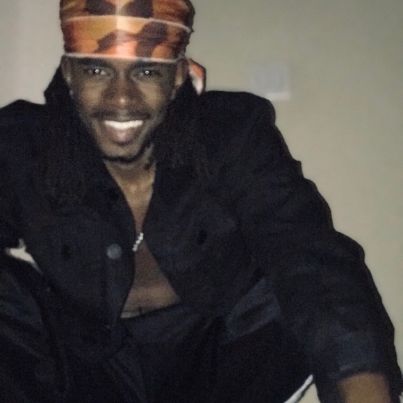 Profile Picture of Myron Grace (@iamthwiseone) on Poshmark