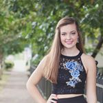 Profile Picture of Molly Barnes (@mollymoobird) on Instagram