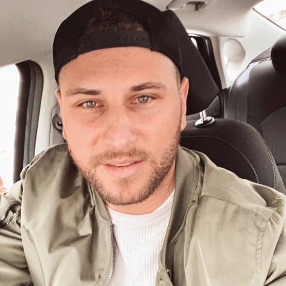 Profile Picture of Luke Streff (@lukestreff) on Poshmark