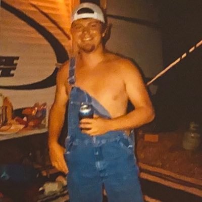 Profile Picture of Logan Ernie (@LoganErnie) on Twitter