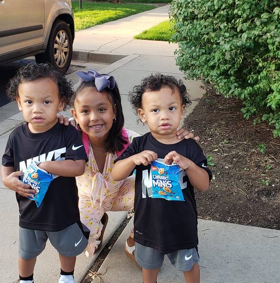 Profile Picture of Shawna Burks (@smburks) on Poshmark