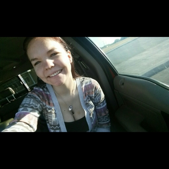 Profile Picture of Samantha Kriner (@kriner_sammy) on Poshmark