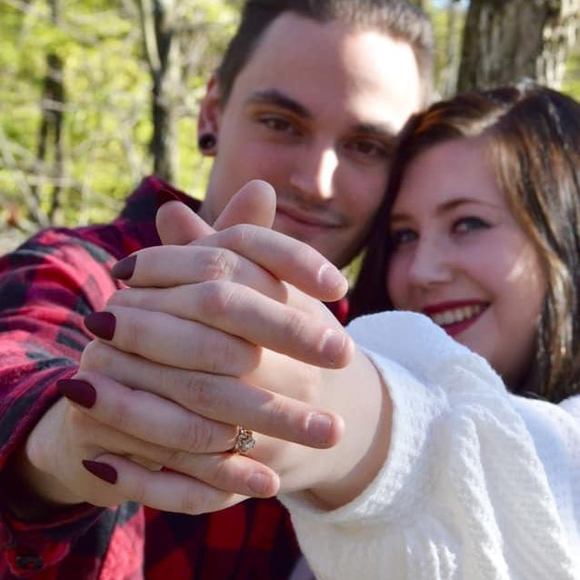 Profile Picture of Jessica Lemmerman (@jlemmerman) on Poshmark