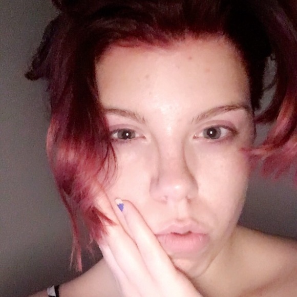 Profile Picture of Alivia Rantala (@aliviarantala) on Poshmark