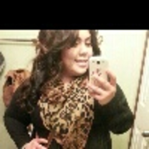 Profile Picture of Erika Hidalgo (@chikis909) on Poshmark