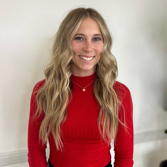 Profile Picture of Brianna Brems (@bhutton8193) on Poshmark