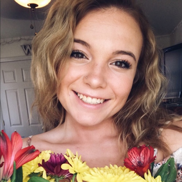 Profile Picture of Tessa Bishop (@tbish008) on Poshmark