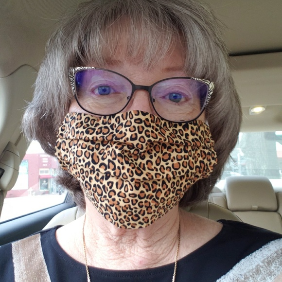 Profile Picture of Leslie Dixon (@lapdixon) on Poshmark