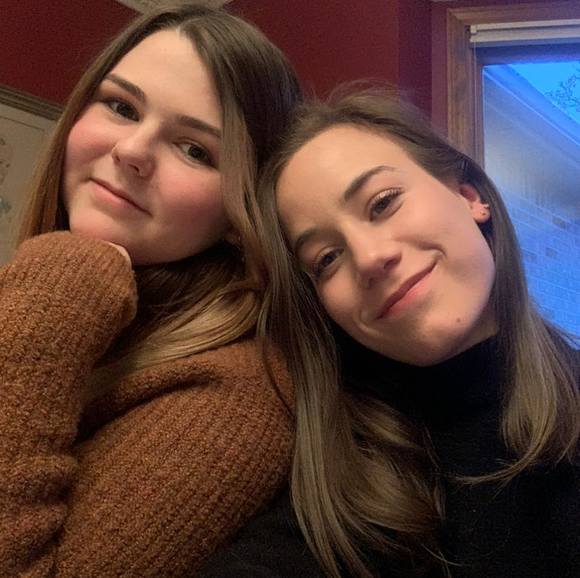 Profile Picture of Mary Husser (@maryhusser) on Poshmark