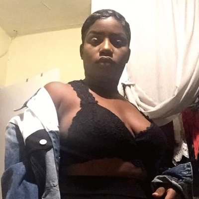 Profile Picture of Nadia Mackey (@NadiaMackey) on Twitter