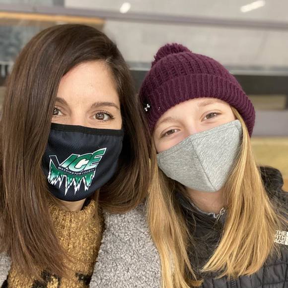 Profile Picture of Kristy Studinski (@k_studinski) on Poshmark