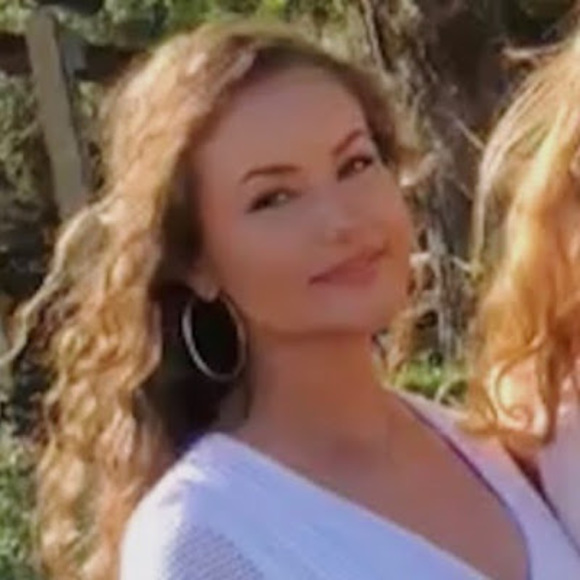 Profile Picture of Emily Delorier (@emilydelorier11) on Poshmark