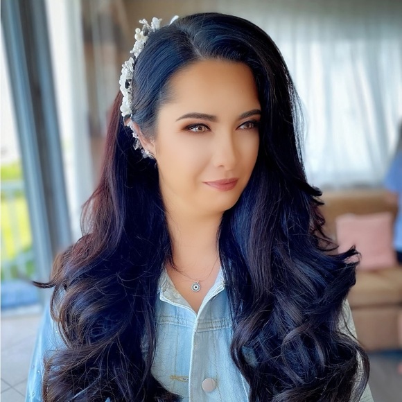 Profile Picture of Stephanie Ziegenfelder (@spasvantis01) on Poshmark