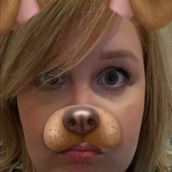 Chelsea Borton - Poshmark Profile Picture of Chelsea Borton (@chelseanborton) on Poshmark