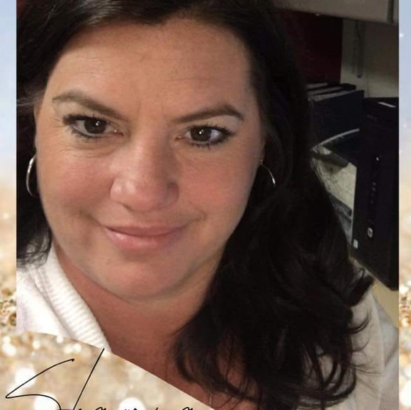 Profile Picture of Shawna Luna (@shawnasgirls) on Poshmark