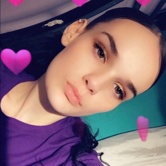 Profile Picture of Kayleigh Fiasconaro (@kayleighrose089) on Poshmark