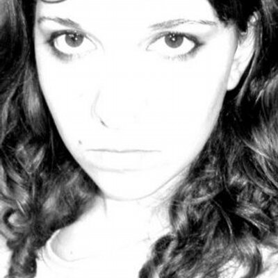 Profile Picture of Julia Roux (@Julia33140) on Twitter