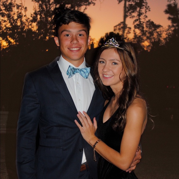 Profile Picture of Austin Schruff (@austinschruff) on Poshmark