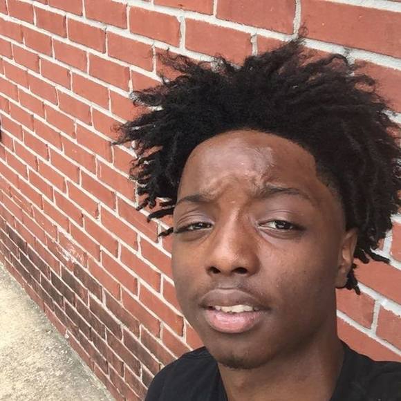 Profile Picture of Omarion Hawkins (@omario04hawk) on Poshmark