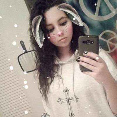 Profile Picture of Laurie  🍕 🎶 👌 (@LaueBacon) on Twitter