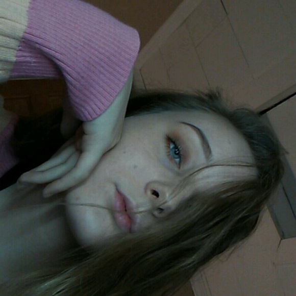 Profile Picture of Hannah Gartrell (@hgartrell) on Poshmark