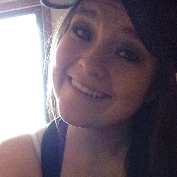 Profile Picture of Katalin Bova (@katalindanielle) on Poshmark