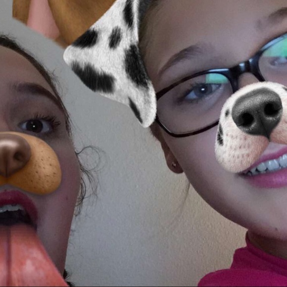 Profile Picture of Lindsay Ferrua (@linluvshawn) on Poshmark