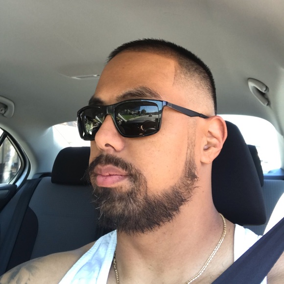 Profile Picture of Bernard Maglanoc (@bjmaglanoc83) on Poshmark