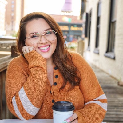 Profile Picture of Sarah Rae Vargas (@RavingsByRae) on Twitter