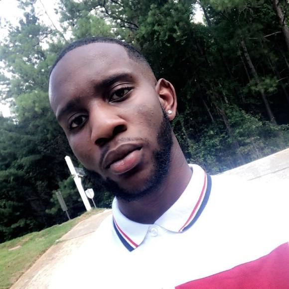 Profile Picture of Darius Setalsingh (@setalsingh21) on Poshmark