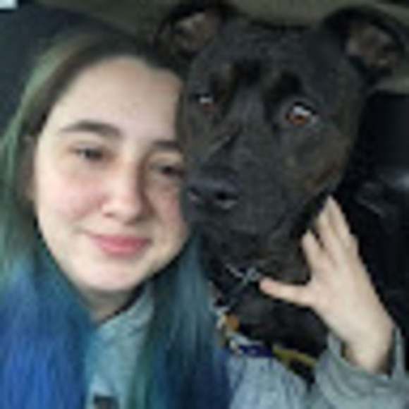 Profile Picture of Danielle Karas (@danielle_karas) on Poshmark