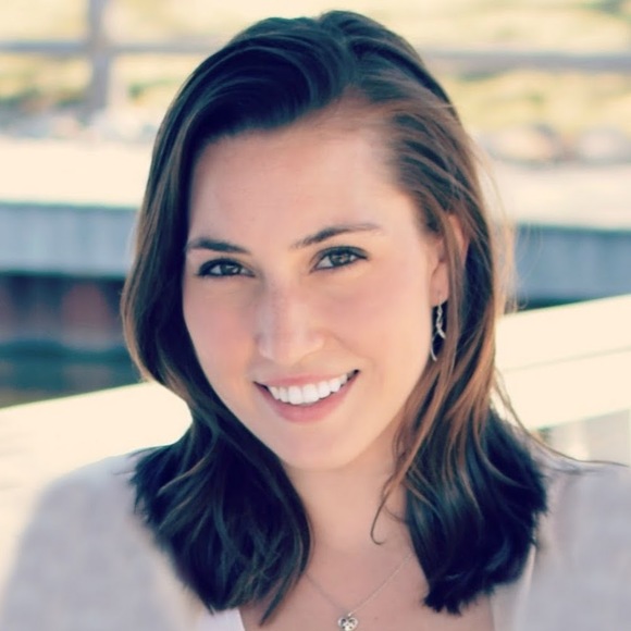 Profile Picture of Amy Schiesel (@alschiesel3) on Poshmark