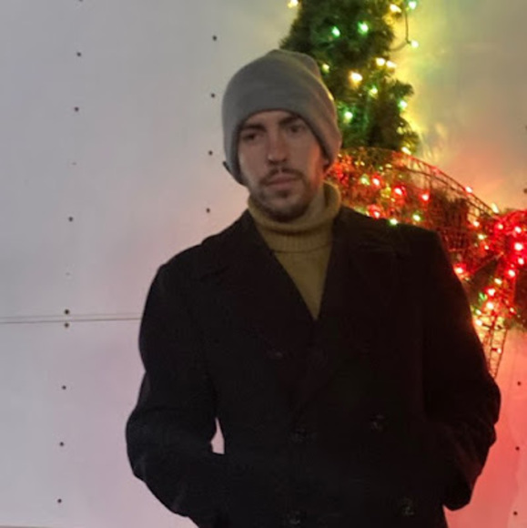 Profile Picture of Eric Vanderkuyl (@van_dk) on Poshmark