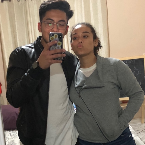 Profile Picture of Derek Flores (@derekflores21) on Poshmark