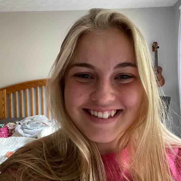 Profile Picture of Emma Forshee (@emmaforshee) on Poshmark