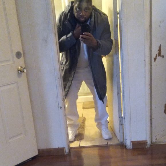Profile Picture of Kevin Hicks (@kevinthicks0404) on Poshmark