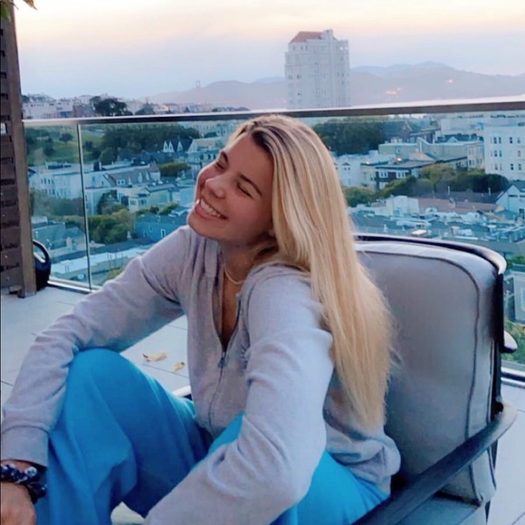 Profile Picture of Martha Chessen (@marthachessen) on Poshmark