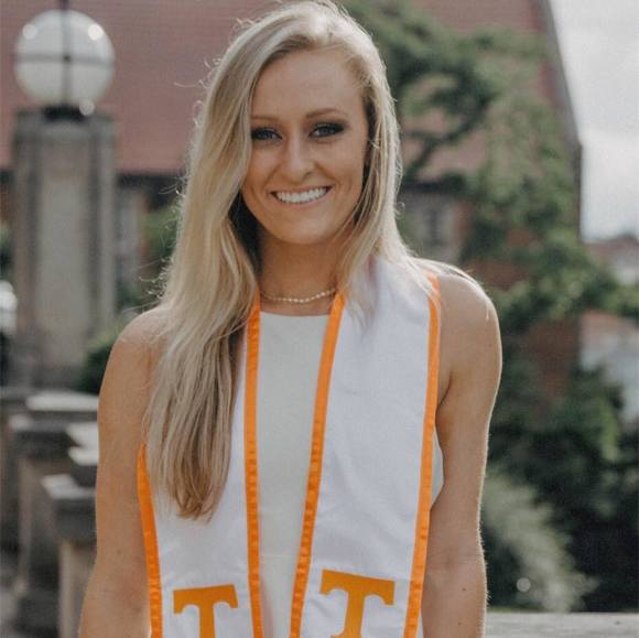 Profile Picture of Emily Nicholls (@emilynicholls) on Poshmark