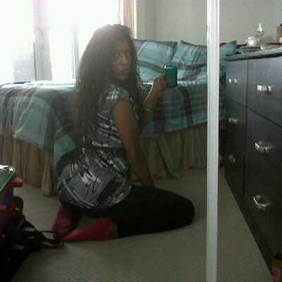 Profile Picture of Sandy Browne (@sweettreatsandy) on Twitter