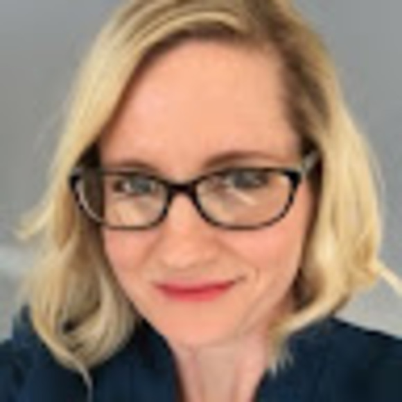 Profile Picture of Kate Damgaard (@katedamgaard) on Poshmark