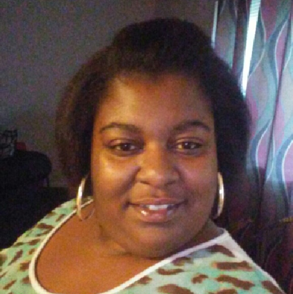 Profile Picture of Renise Prewitt (@renitre) on Poshmark