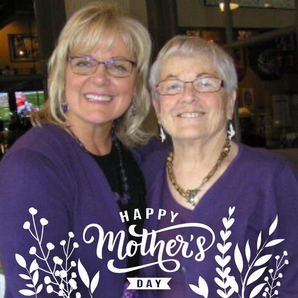 Diane Stafford-vandenberg - Poshmark Profile Picture of Diane Stafford-vandenberg (@homesbydianevan) on Poshmark