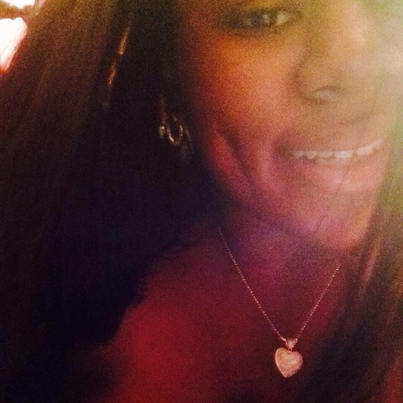 Profile Picture of Brooklyn Andrews (@brooklynglo) on Poshmark