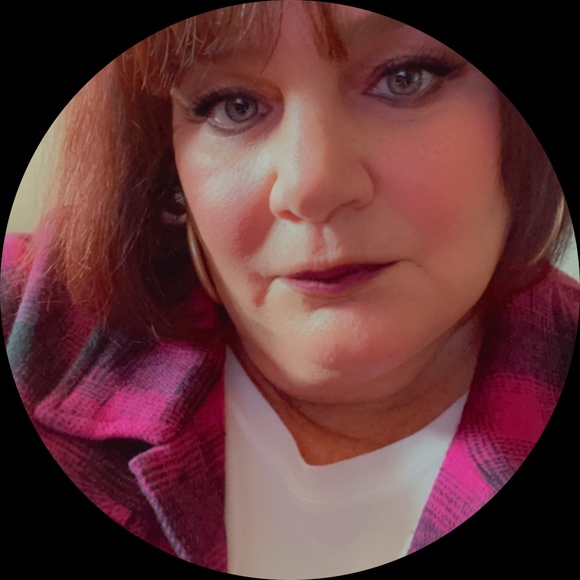 Profile Picture of Jessica Polomny (@jessica_polomny) on Poshmark